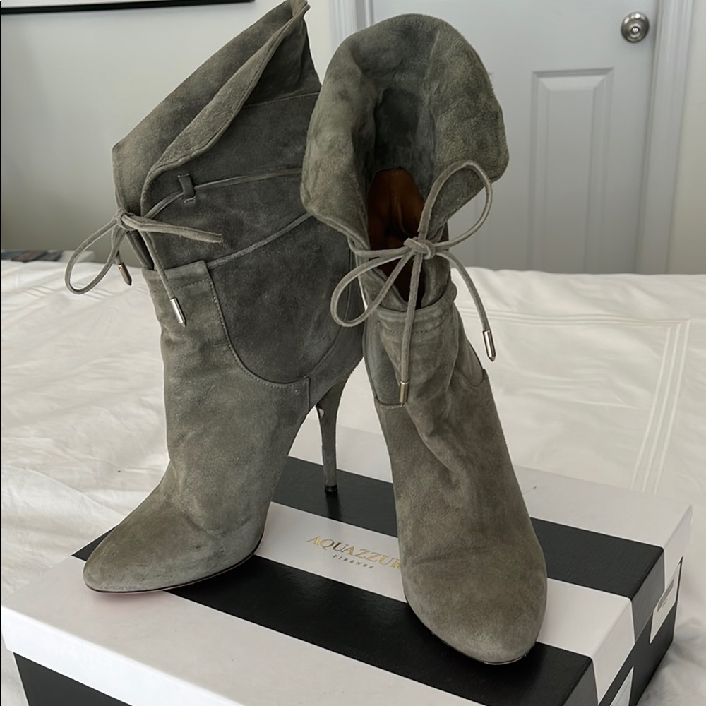 Aquazzura Olive suede booties. Size 39 (9)